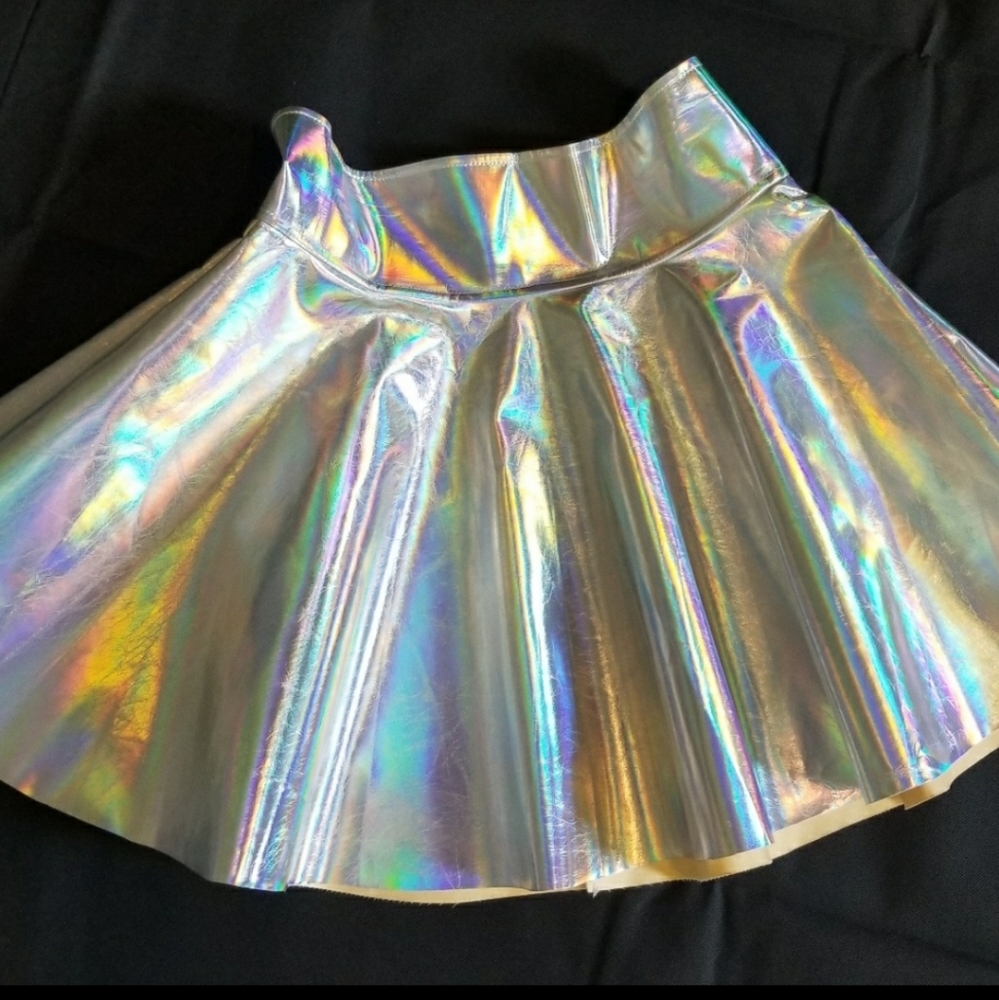Holographic Skirt